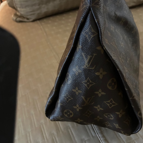 Louis Vuitton Monogram Artsy MM - Picture 4 of 11